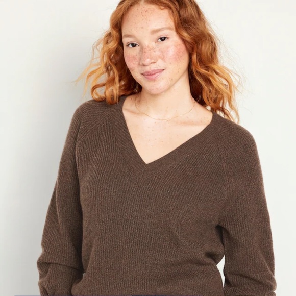 NWT OLD NAVY SoSoft Loose V-Neck Sweater Color: Espresso SIZE X-LARGE - Picture 2 of 5
